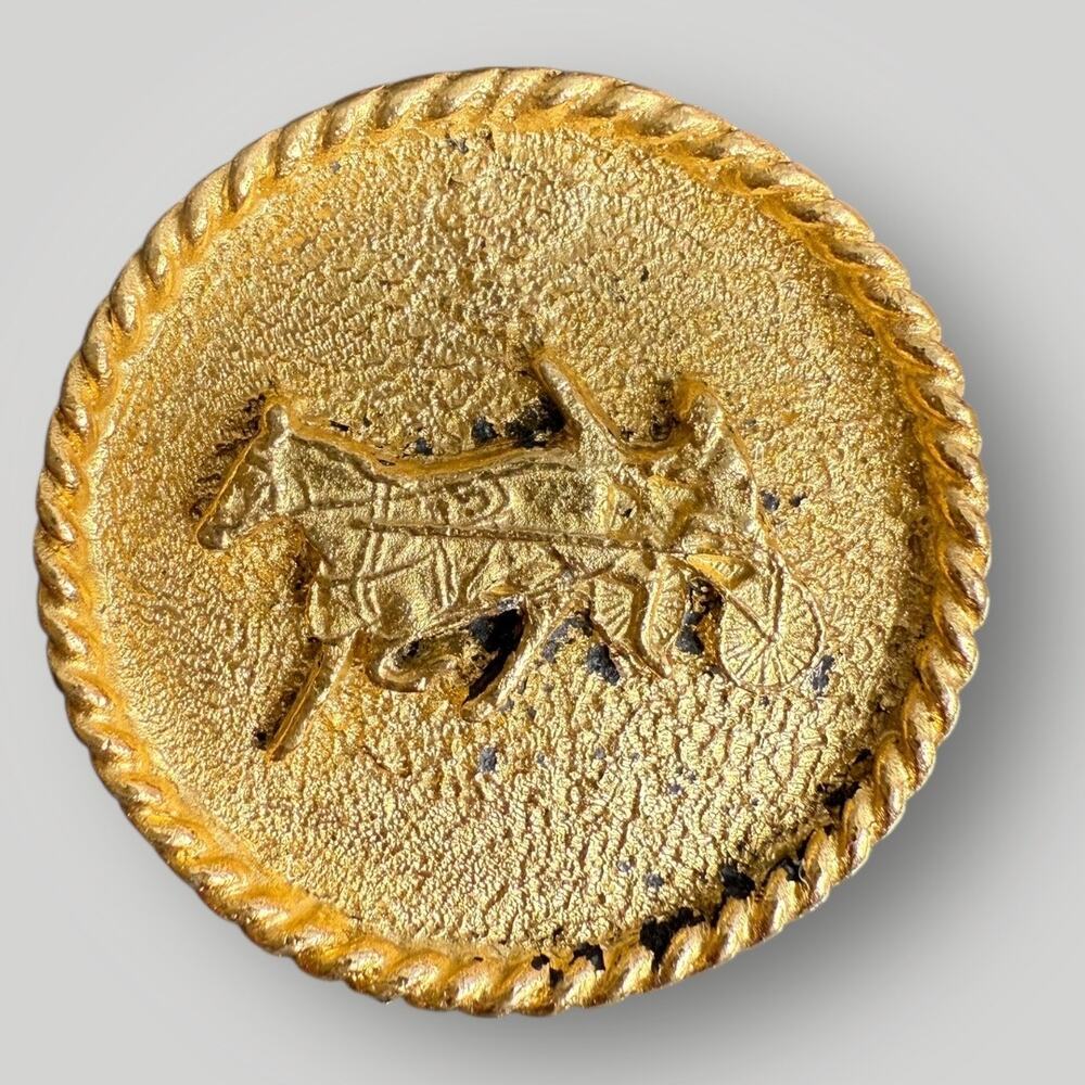 Vintage Roosevelt Raceway Westbury New York Horse Racing Pin Pinback